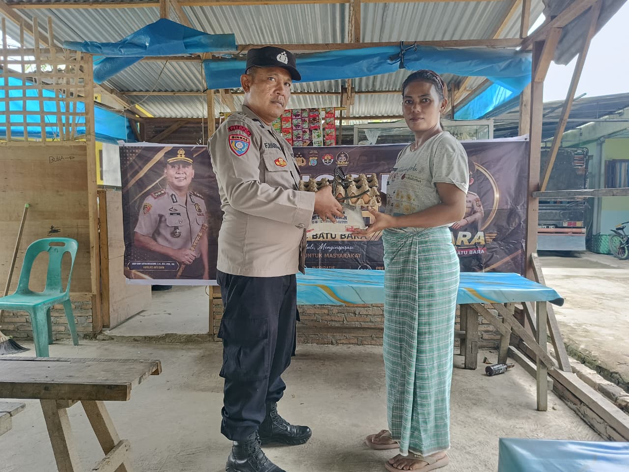 Polres Batu Bara Gelar Minggu Kasih, Salurkan Sembako kepada Masyarakat