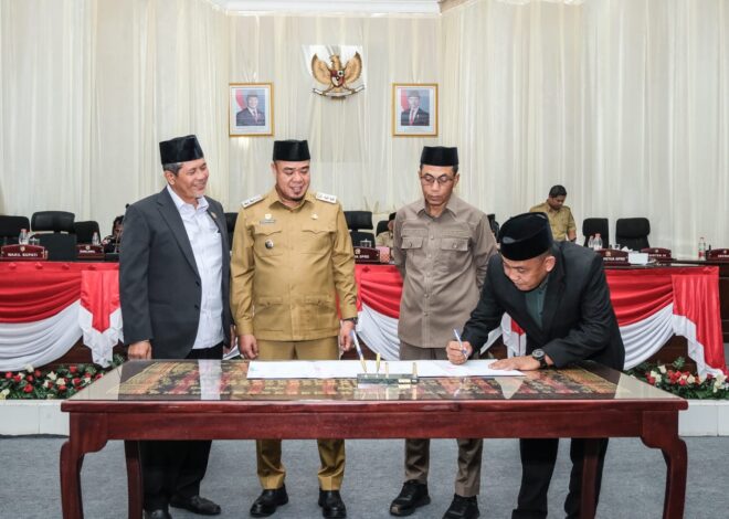 Wabup Batu Bara Hadiri Rapat Paripurna Pendapat Akhir Fraksi terhadap rancangan KUPA – PPAS   