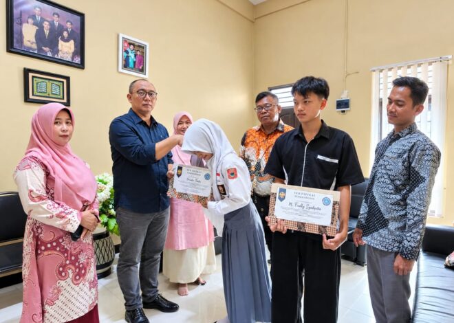 Danu Prayitno, Beri Penghargaan Siswa SMK Jaya Krama Peraih Emas Dan Perak Kejuaraan Pencak Silat   
