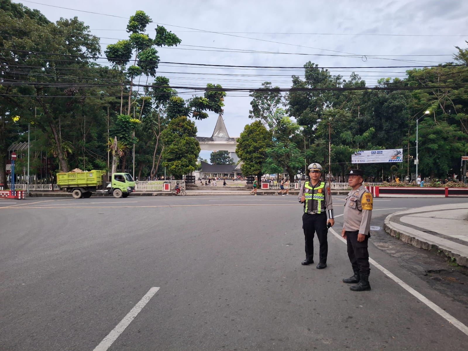 Sat Lantas Polres Pematangsiantar Jaga Dua Simpang Utama, Arus Lalu Lintas Pagi Minggu Terpantau Lancar   