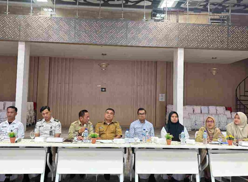 DUKUNG PEMENUHAN HAK ANAK, PERWAKILAN STAF LAPAS LABUHAN RUKU HADIRI RAKOR LANJUTAN EVALUASI KABUPATEN LAYAK ANAK TAHUN 2026 DI KANTOR BUPATI