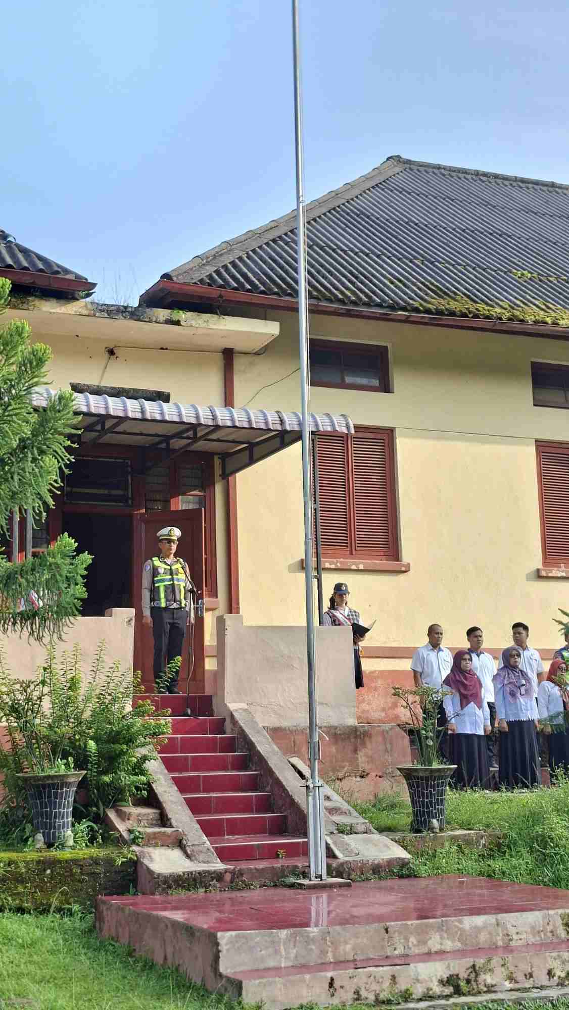 Police Goes to School: Sat Lantas Polres Pematangsiantar Beri Edukasi Keselamatan dan Pencegahan Narkoba ke Siswa SMP Taman Asuhan