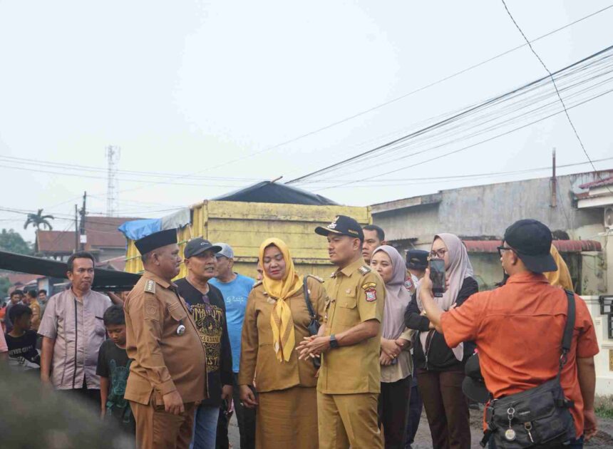 Wali Kota Mahyaruddin Salim Tinjau Perbaikan Pembangunan Jalan dan Drainase di Kelurahan Selat Tanjung Medan dan Selat Lancang   