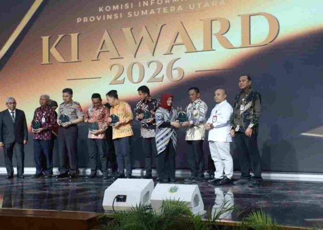 Bupati Batu Bara Raih Achievement Person Award pada KI Sumut Award 2026, Kabupaten Batu Bara Berpredikat Informatif   