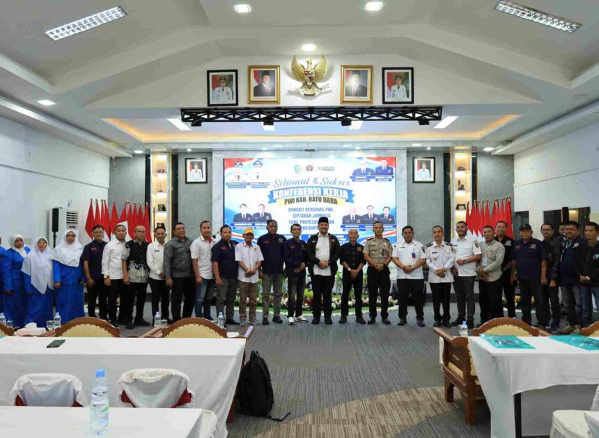 Polres Batu Bara Hadiri Konferensi Kerja Daerah PWI, Dorong Jurnalisme Profesional dan Berkompeten
