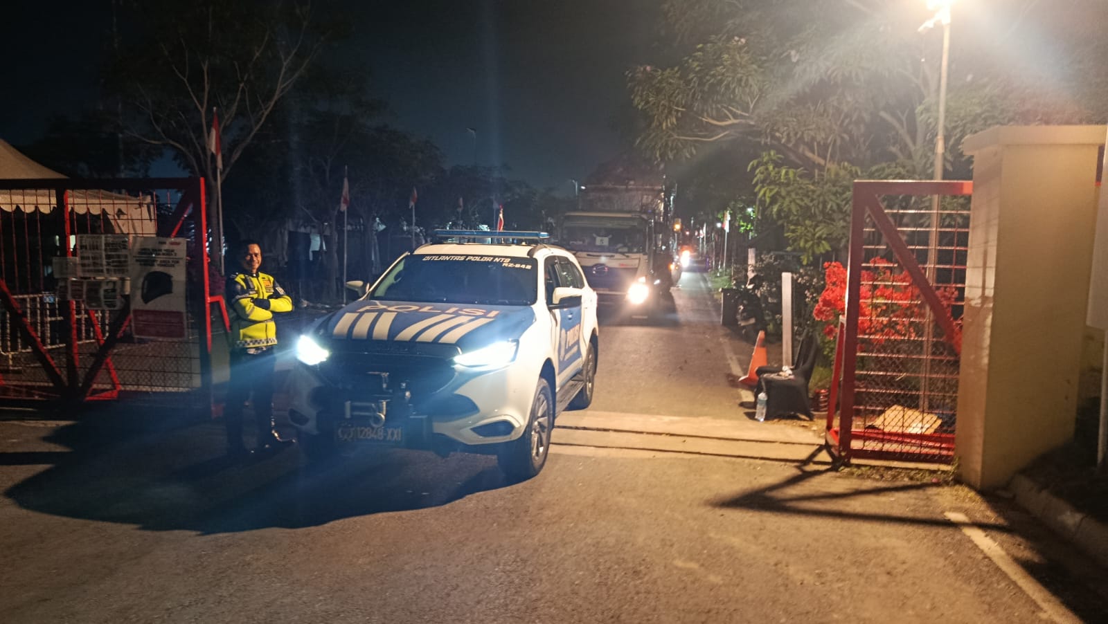 Dirlantas Polda NTB Pastikan Pengawalan Logistik MotoGP Berjalan Aman   