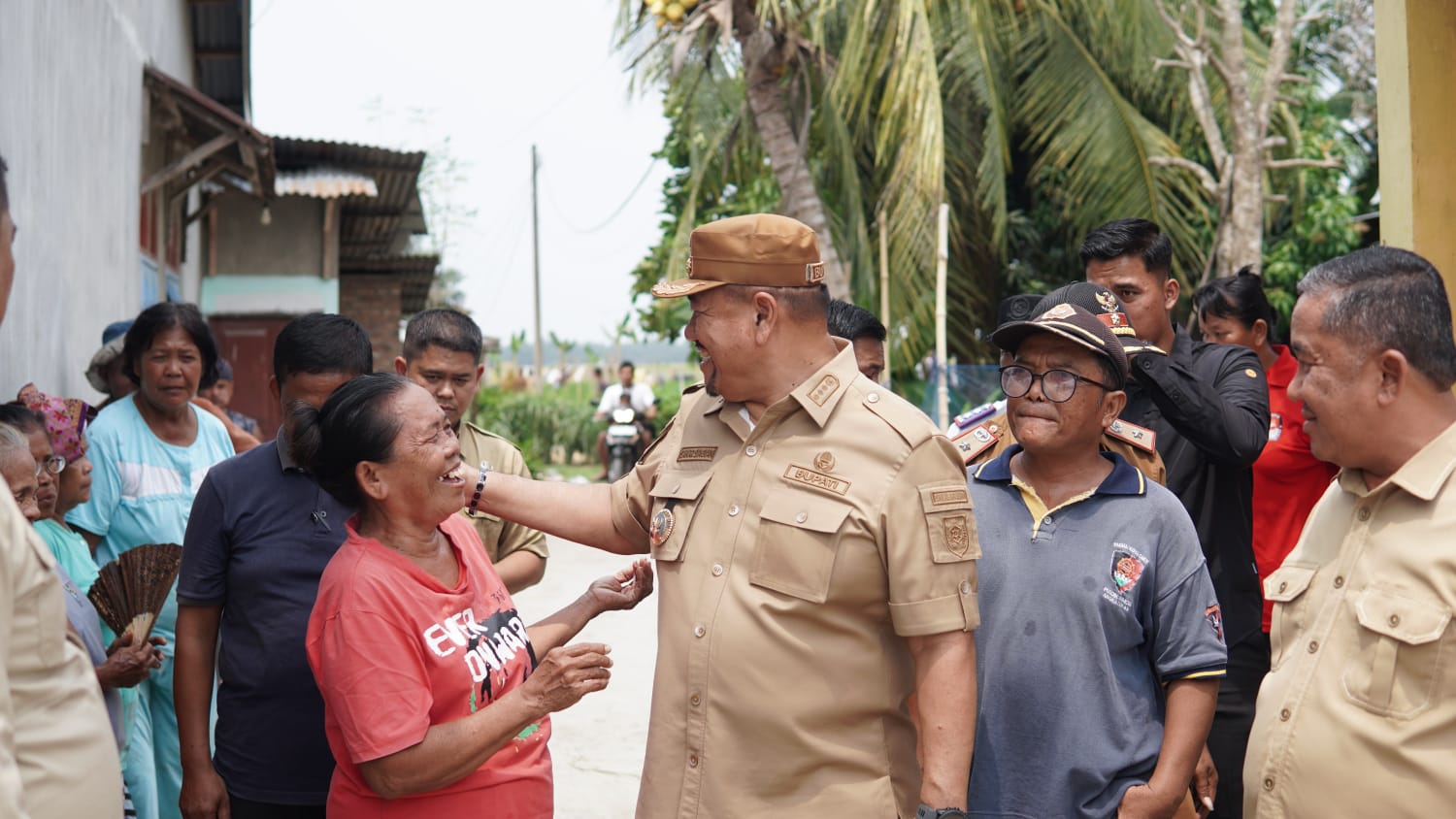 Tinjau Irigasi dan Jalan Desa, Bupati Baharuddin Pastikan Kebutuhan Masyarakat Jadi Perhatian