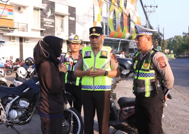 Program Prioritas Kapolri, Wakapolda NTB Turun Langsung ke Jalan   