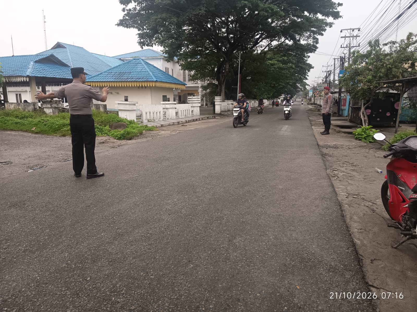 Polres Batu Bara Gelar Strong Point Pagi, Berikan Pelayanan dan Pengamanan Lalu Lintas