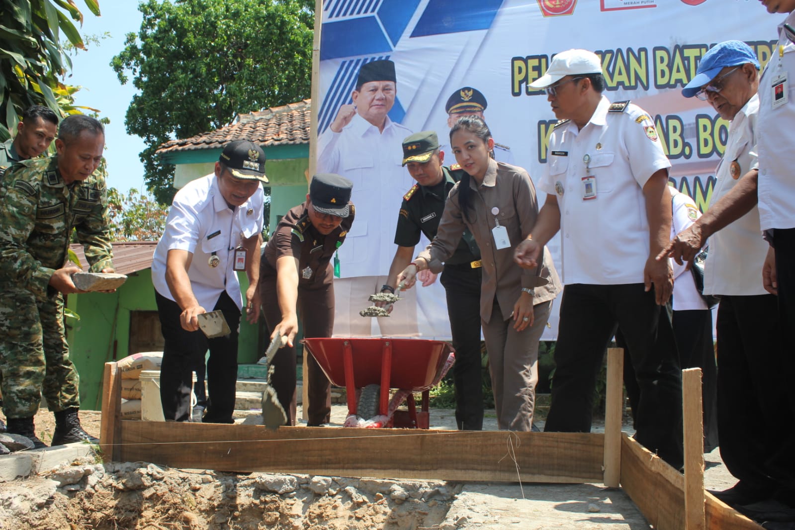 Dandim dan Bupati Boyolali Letakkan Batu Pertama Pembangunan KDKMP Desa Sambon, Warga Sambut Penuh Harapan