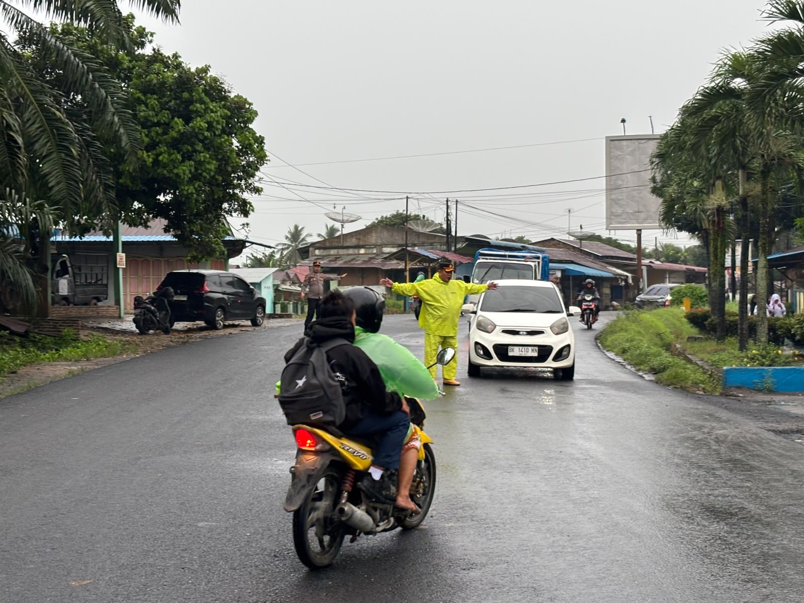 Polres Batu Bara Gelar Strong Point Pagi, Berikan Rasa Aman dan Kelancaran Arus Lalu Lintas   
