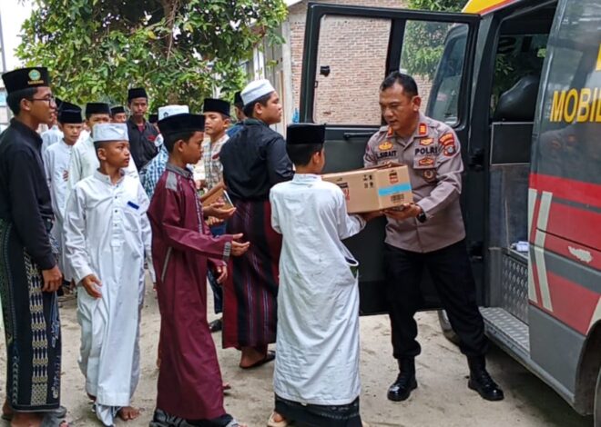 Polres Batu Bara Gelar Jumat Berkah, Salurkan Bantuan Sembako kepada Masyarakat dan Pondok Pesantren   